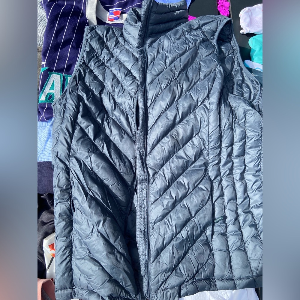 Very lightweight Womens active vest